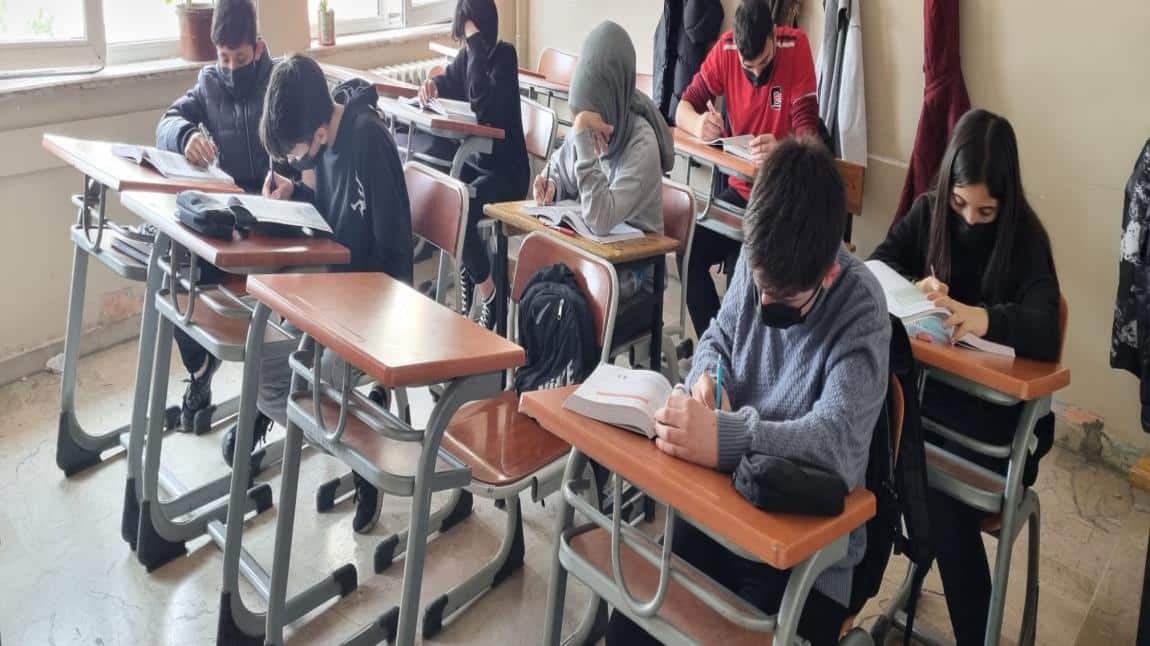 Şubat ayı 8.Sınıf Öğrencilerimize Yönelik Seviye Tespit Sınavı (Deneme) Uygulandı